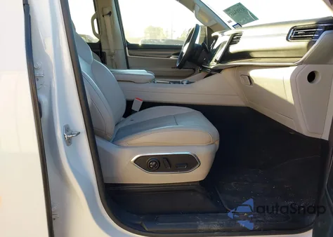 2024 Jeep Wagoneer Series Ii 4X2 z USA, uszkodzony, nr VIN 1C4SJUBP0RS102472